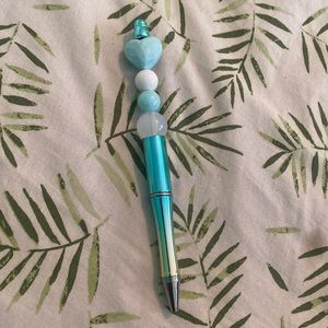 Beadable pen